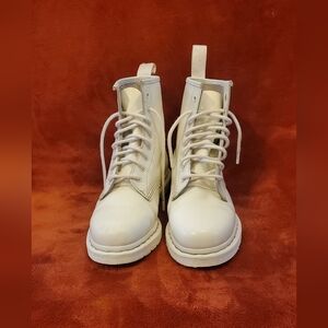 DR MARTENS ALL WHITE MONO COLOR White Lace-Up Combat Boots